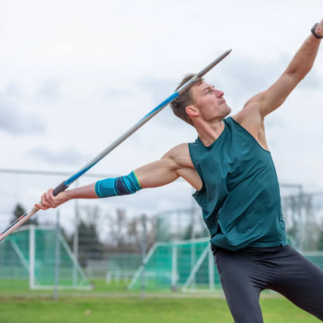 受詹姆斯的 受詹姆斯的